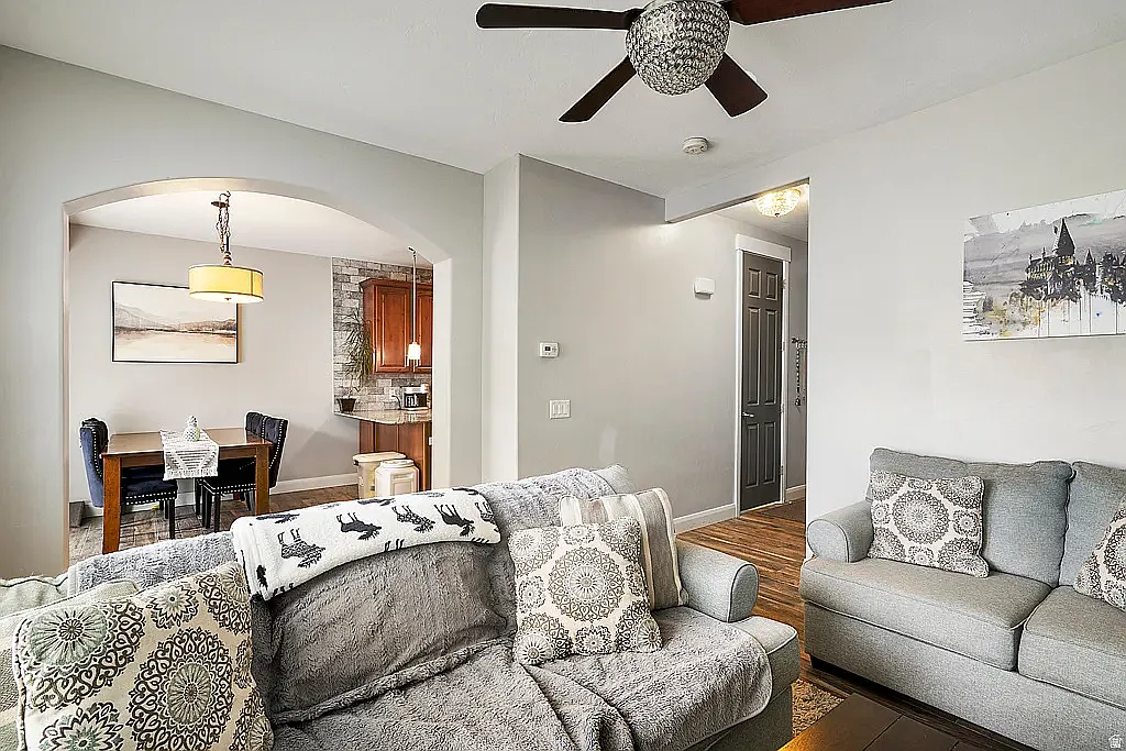 4 bed, 3.5 bath, 2243 sqft, $2,600 — Photo 3