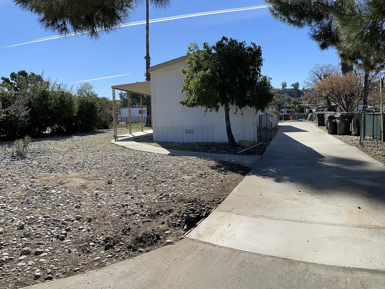2 bed, 1.5 bath, 924 sqft, $1,800 — Photo 2