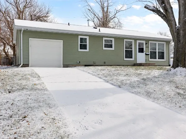 4731 Danbury St NE, Cedar Rapids, IA 52402