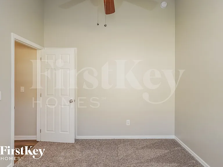 2424 Deer Creek Blvd — Photo 8