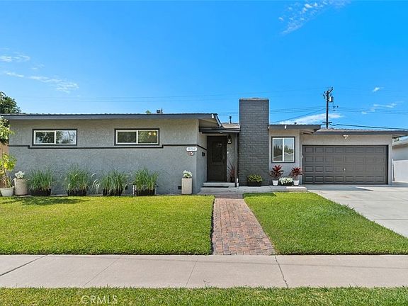 4th image of 8702 Davmor Ave