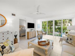 900 8th Ave S APT 105, Naples, FL 34102