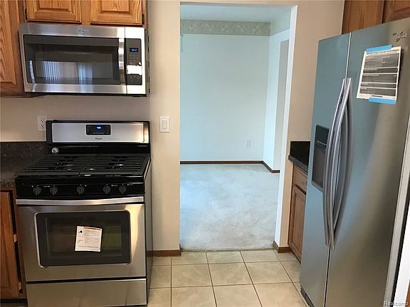 5th image of 45022 Yorkshire Dr