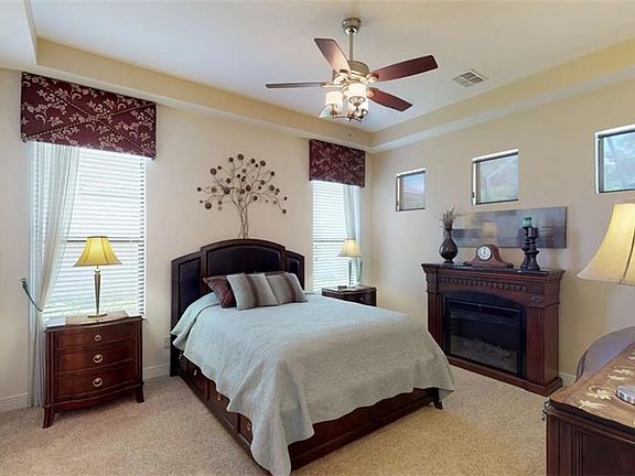 4th image of 1421 W Laurel Glen Path