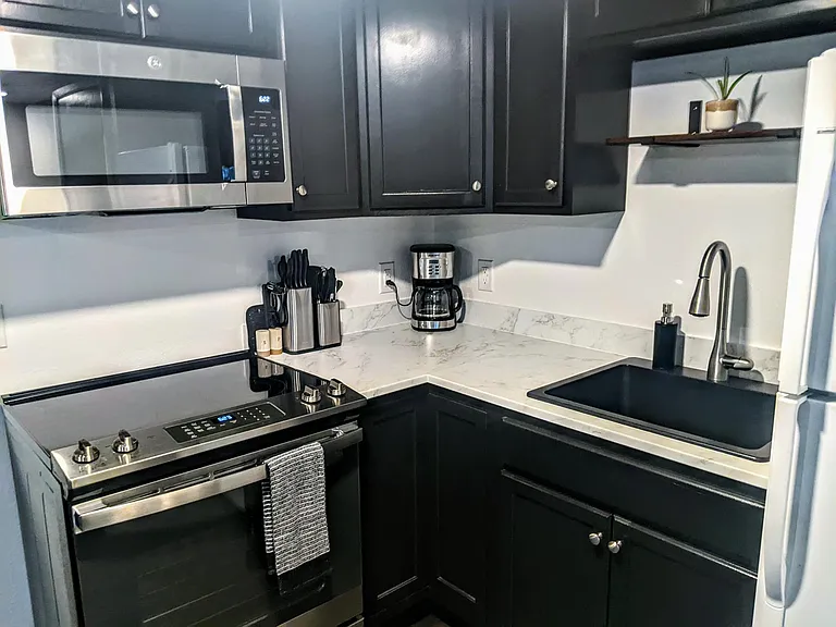 601 Parkhill Dr #1/2 — Photo 6