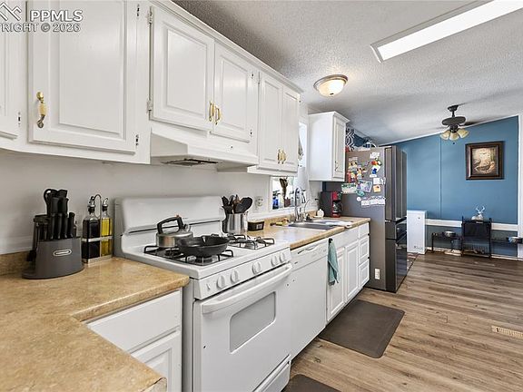 5th image of 311 W Eaton Ave