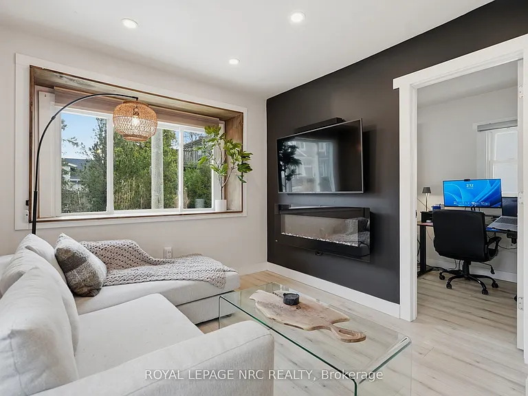 17 Considine Ave — Photo 5