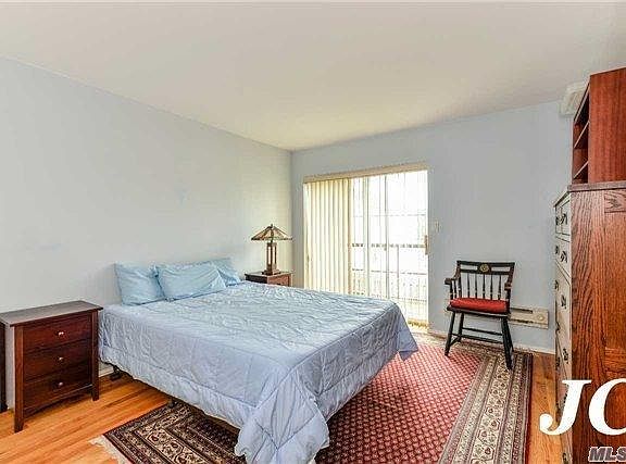 5th image of 511 W Broadway