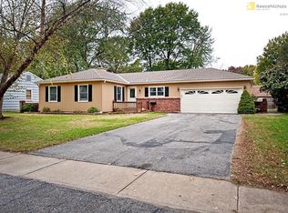 10400 Reeds Dr, Overland Park, KS 66207