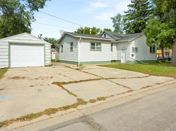 501 9th St N, Wahpeton, ND 58075