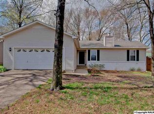 1030 Sharpsburg Dr SE, Huntsville, AL 35803