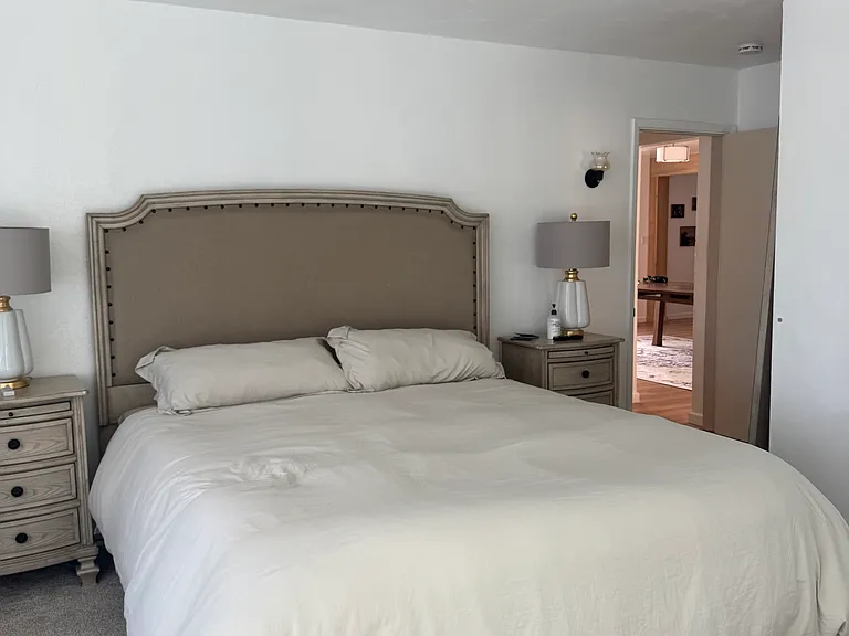 Hartzel Dr — Photo 9