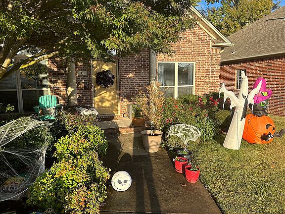 2nd image of 6 Stone Creek Ct