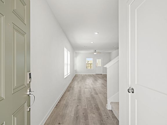 4th image of 4006 Crowning Ct