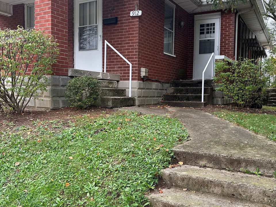 912 Broadway Ave