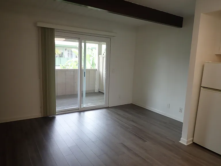 314 W Canon Perdido St #8 — Photo 2