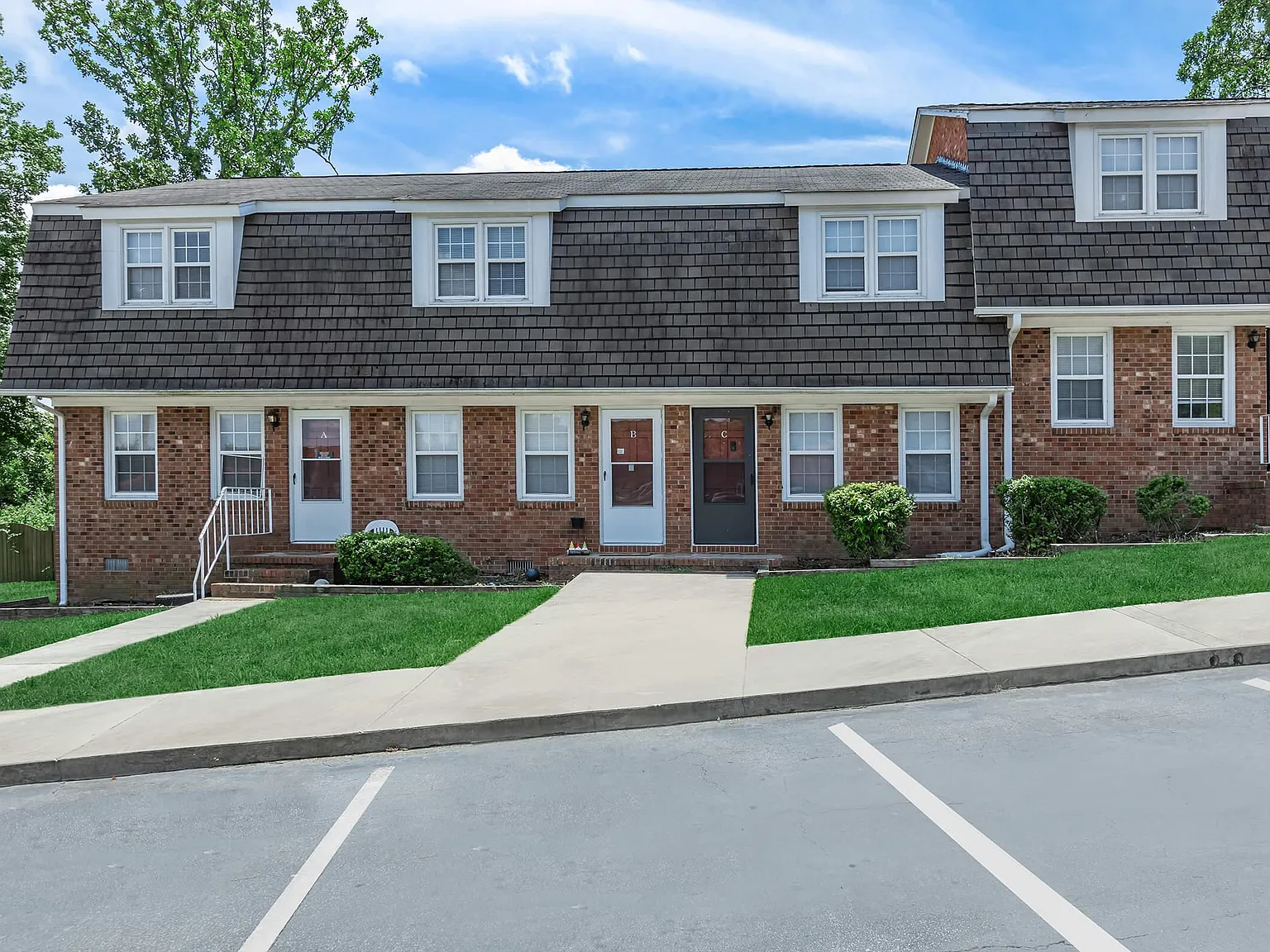 Mason Manor Apartments — Photo 1