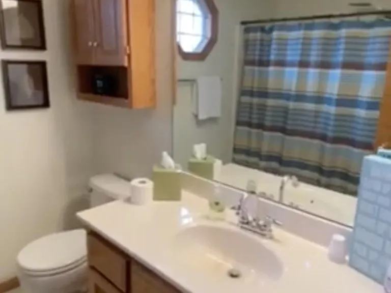 Second floor full bathroom