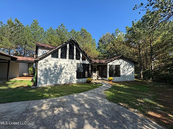 2nd image of 105 Canton Dr