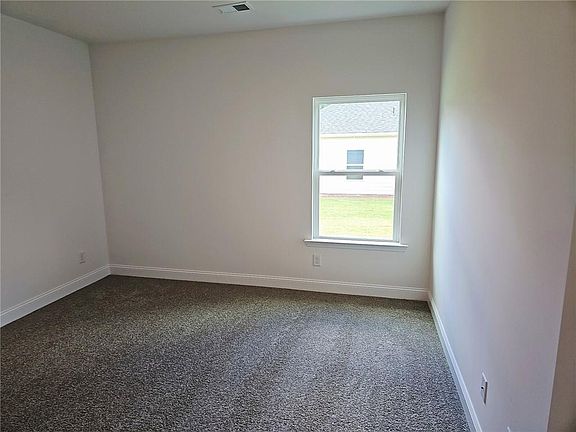 5th image of 317 Angela Ave