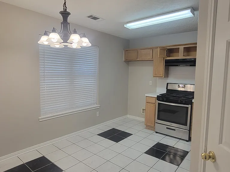 21051 Carmel Valley Dr — Photo 4