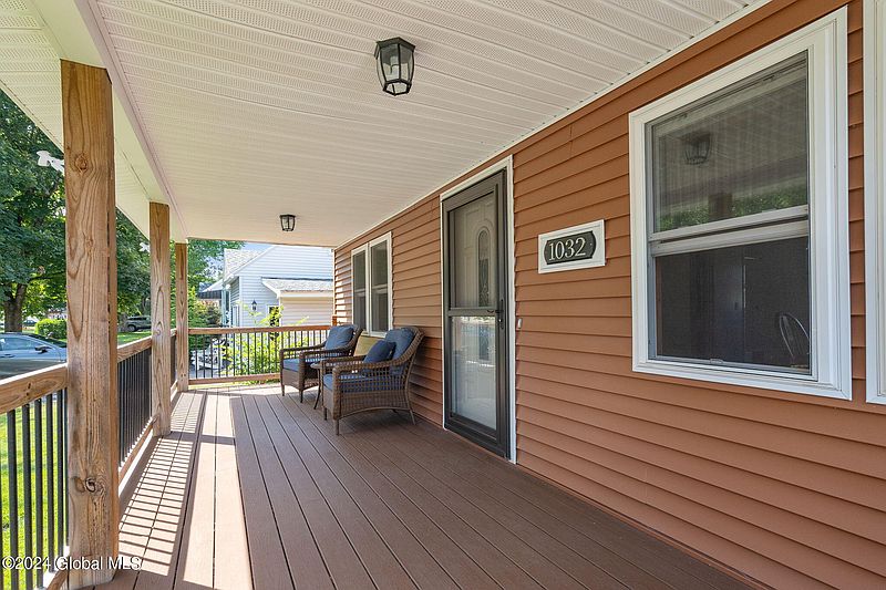 4th image of 1032 Peter Road