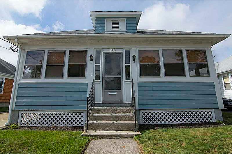1st image of 210 Woodbury St