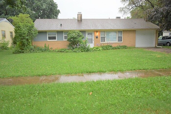 1st image of 485 Brook Dr