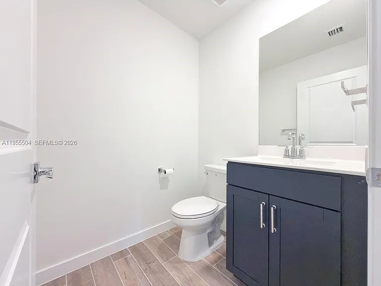 184 NE 13th Ter #0 — Photo 7