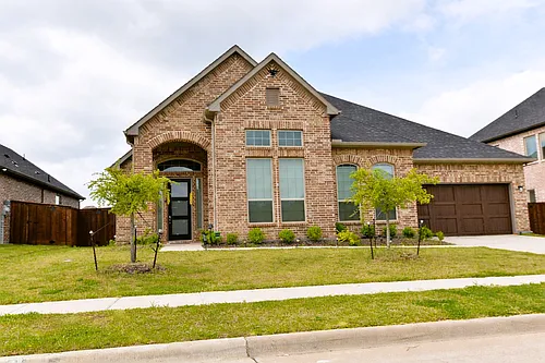 1819 Navarre Way Photo 1