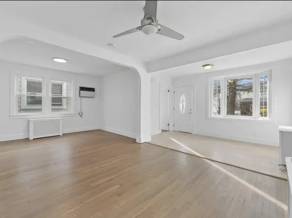 838 Roosevelt Avenue image 8 of 15