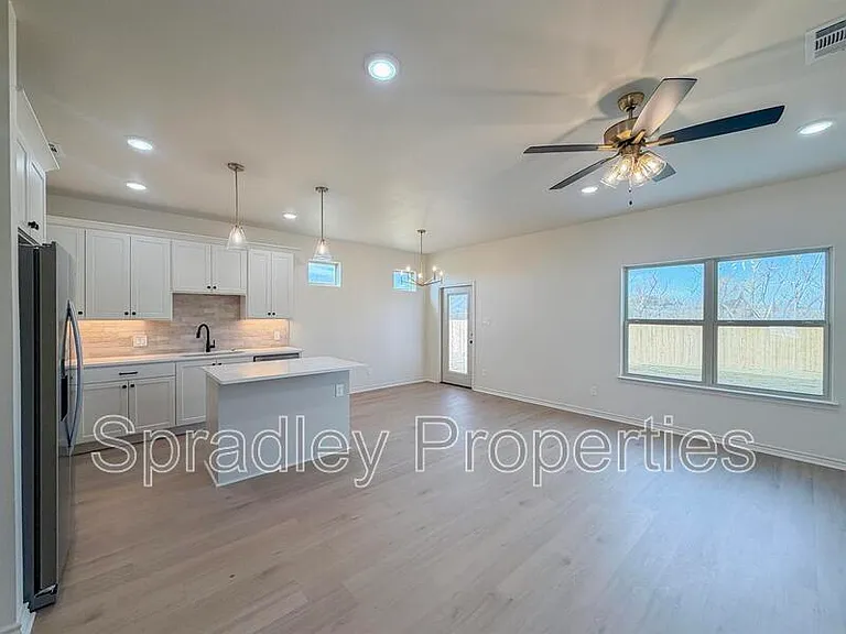 1404 Rita Blanca Ct — Photo 6