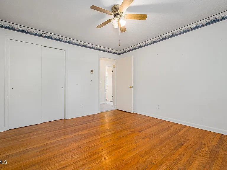 371 Oak Hill Cir — Photo 39