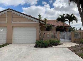 421 Prestwick Ln, Palm Beach Gardens, FL 33418