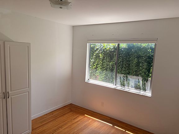 3rd image of 1310 Virginia St
