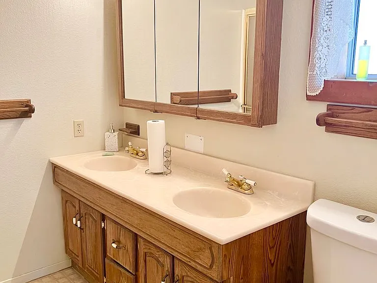 16420 Huron Dr — Photo 13