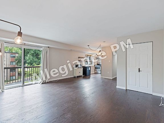 4th image of 3312 S 28th St APT 303