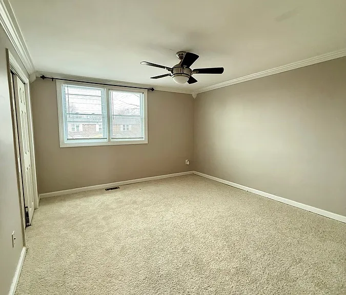 1074 N Academy Ave — Photo 31