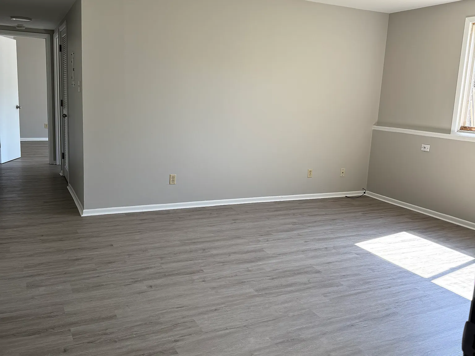 10011 Kennedy Ave — Photo 2