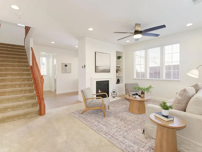 906 Blossom Rock Ln — Photo 4
