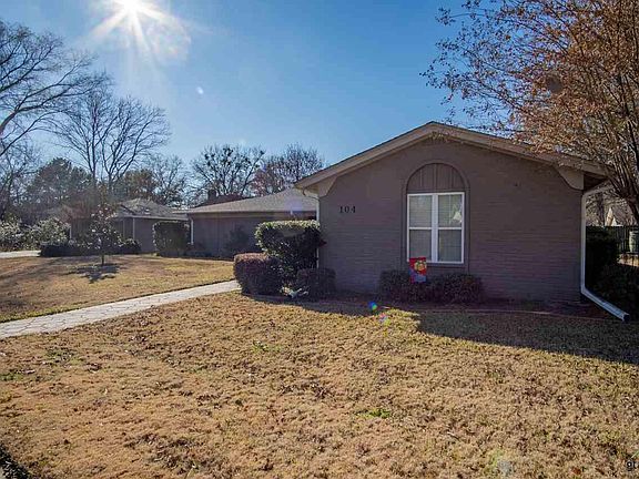 4th image of 104 Monterey Ln