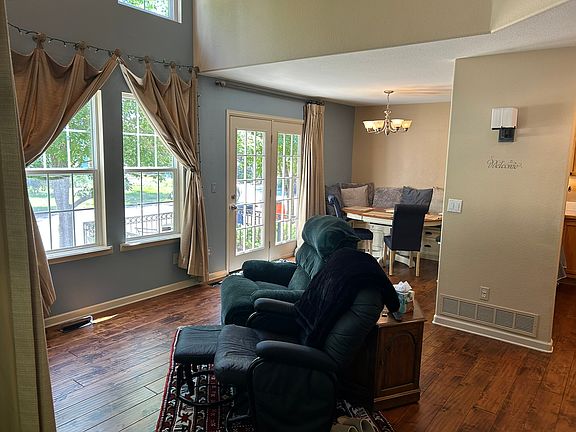 Main level living and dining room