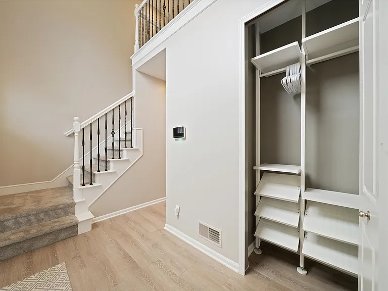 4976 Saddle Brook Ct — Photo 7
