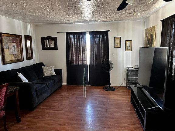 5th image of 2304 Broadway Blvd NE