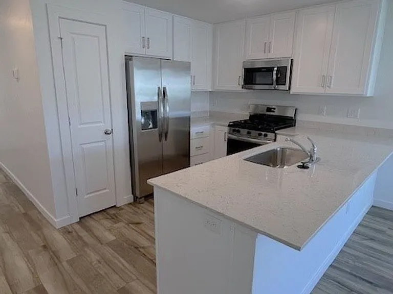 11282 Barn Ranch St — Photo 5