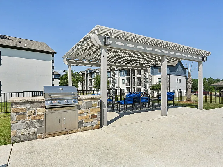 Riverside Apartments — Photo 22