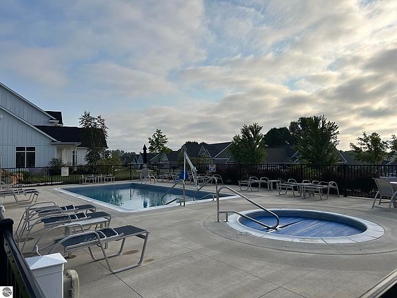 3rd image of 227 Vineyard Ridge Dr Unit 44