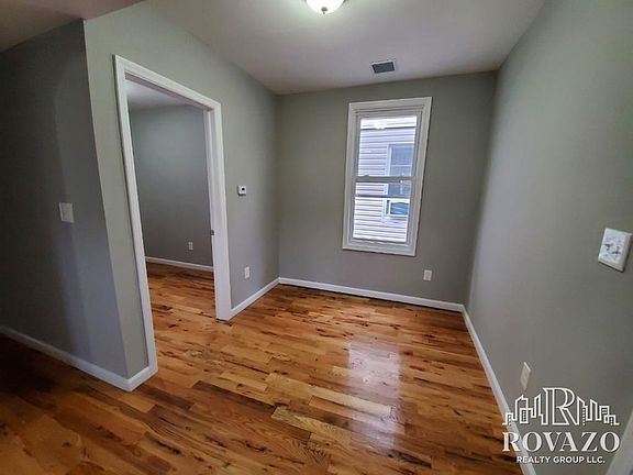 4th image of 113 Seymour Ave #2