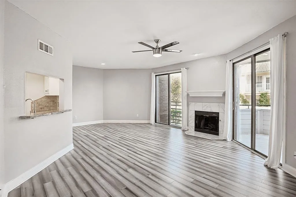 2 bed, 2.5 bath, 1412 sqft, $2,200 — Photo 3