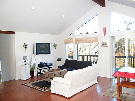 2nd image of 645 Duck Lake Dr SE
